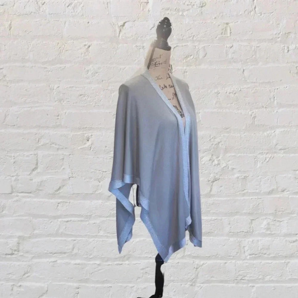 Collection 18 Poncho/Wrap - Picture 4 of 5